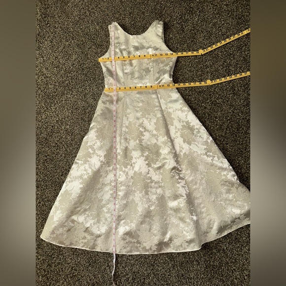 Jessica McClintock Girls • Vintage Ivory Floral Jacquard Sleeveless Size 14 - Picture 8 of 10